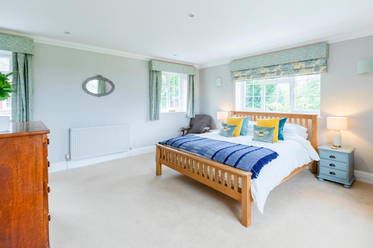 Villa The Honeypot At Newlands In Bury à Bury  Extérieur photo